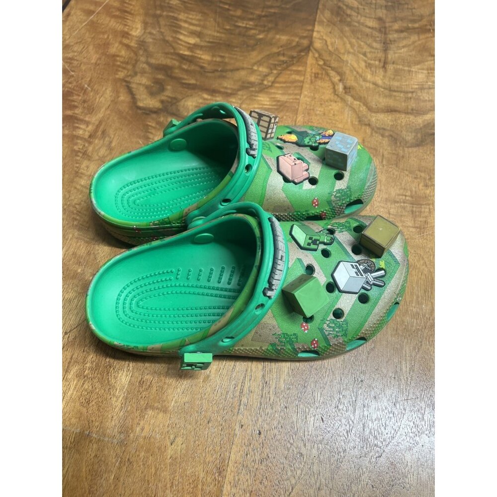 Minecraft Crocs Juniors Size 5 Meets Adventure LIMITED EDITION Beach Shoes Green - Picture 2 of 6